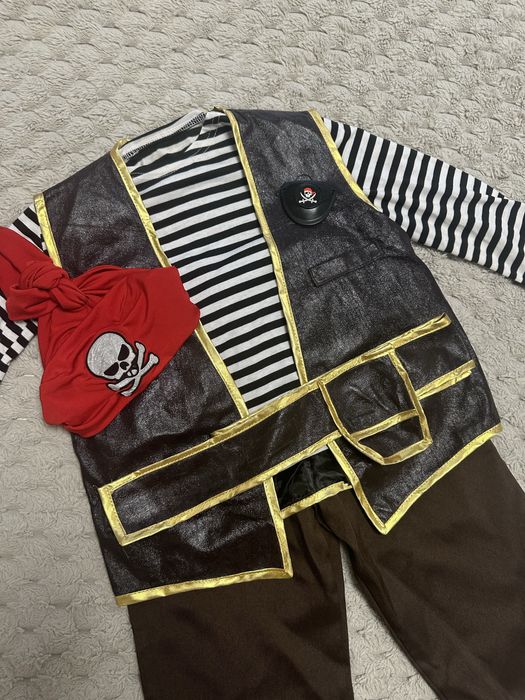 Продам костюм пирата