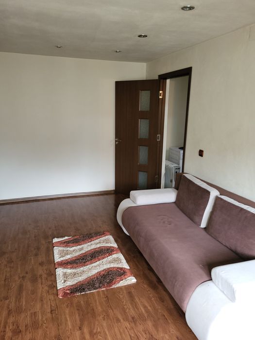 Inchiriez garsoniera Lupeni - termen lung