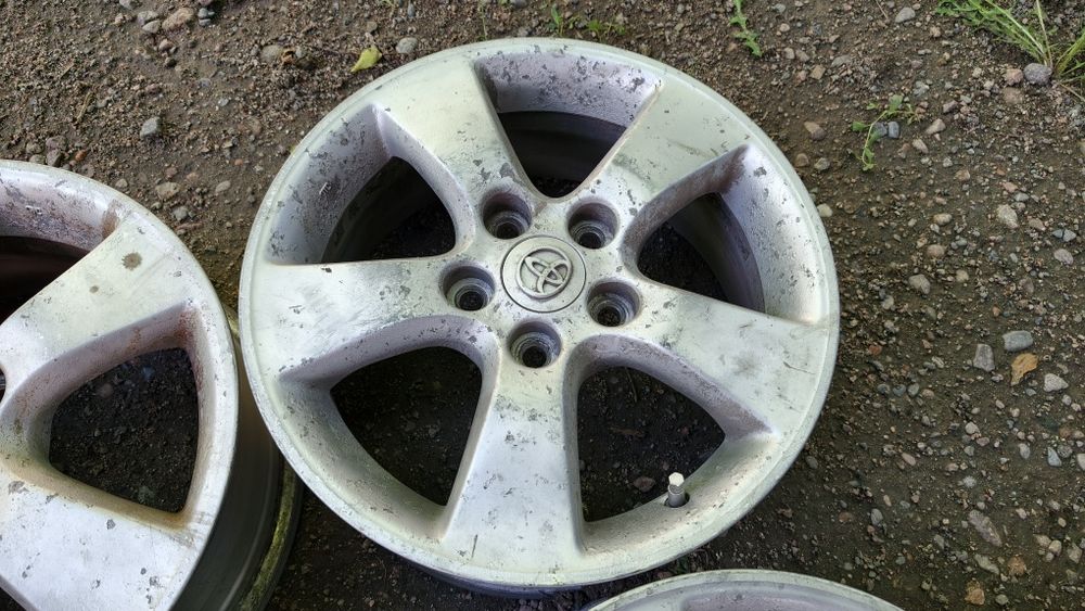 Комплект оригинальных дисков R16. Toyota