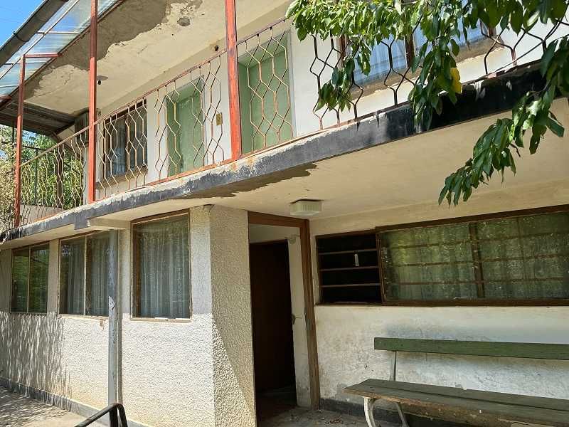 къща, тухла 1984г. , на 2 етажа, село Долна Диканя, двор 870м