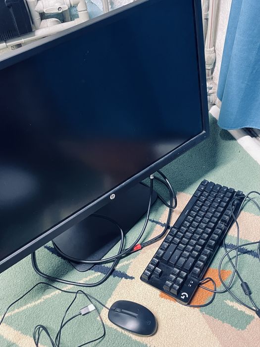 Монитор и клавиратура
