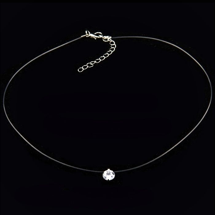 Женская подвеска с камнем