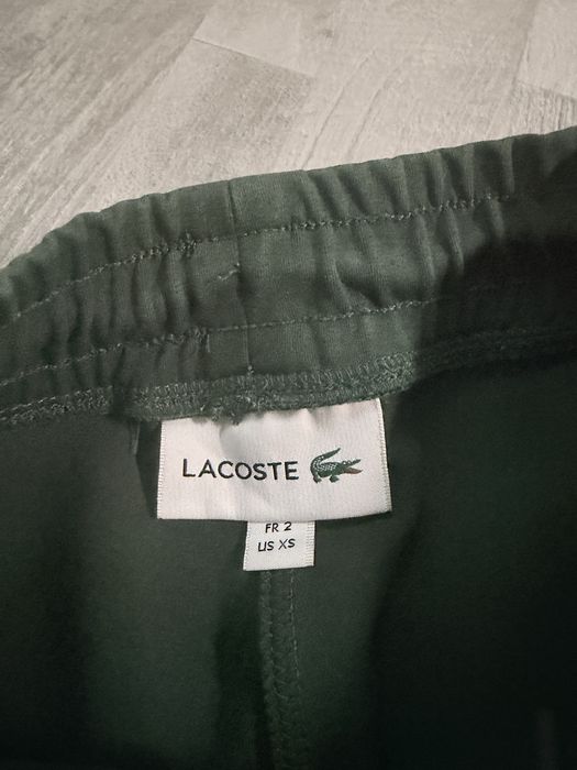 Оригинален анцуг Lacoste – Тъмнозелен с бели ленти