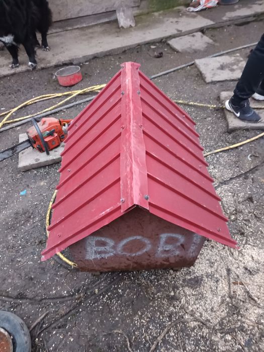 Vând cușcă de câine