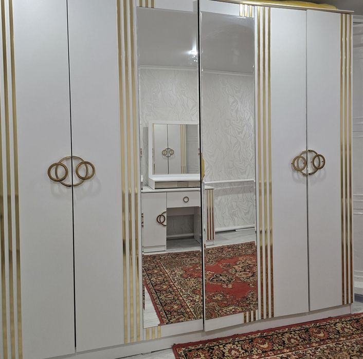 Срочно продам спальный гарнитур
