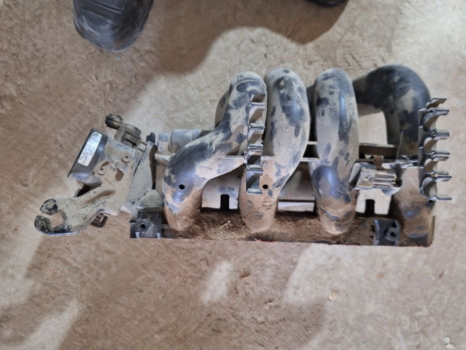 Впускной коллектор