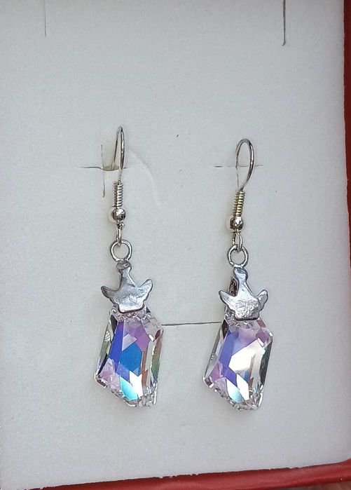 Сребърни обеци със Сваровски кристал.