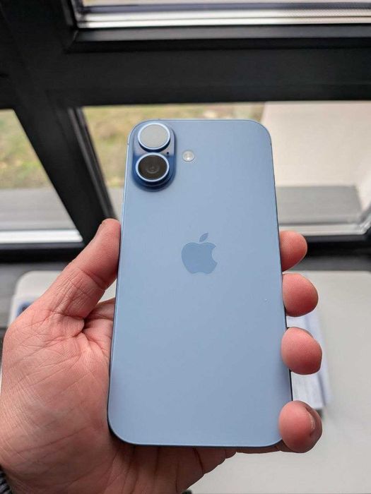 iPhone 17 256GB Mist Blue – Като нов, Гаранция към Технополис