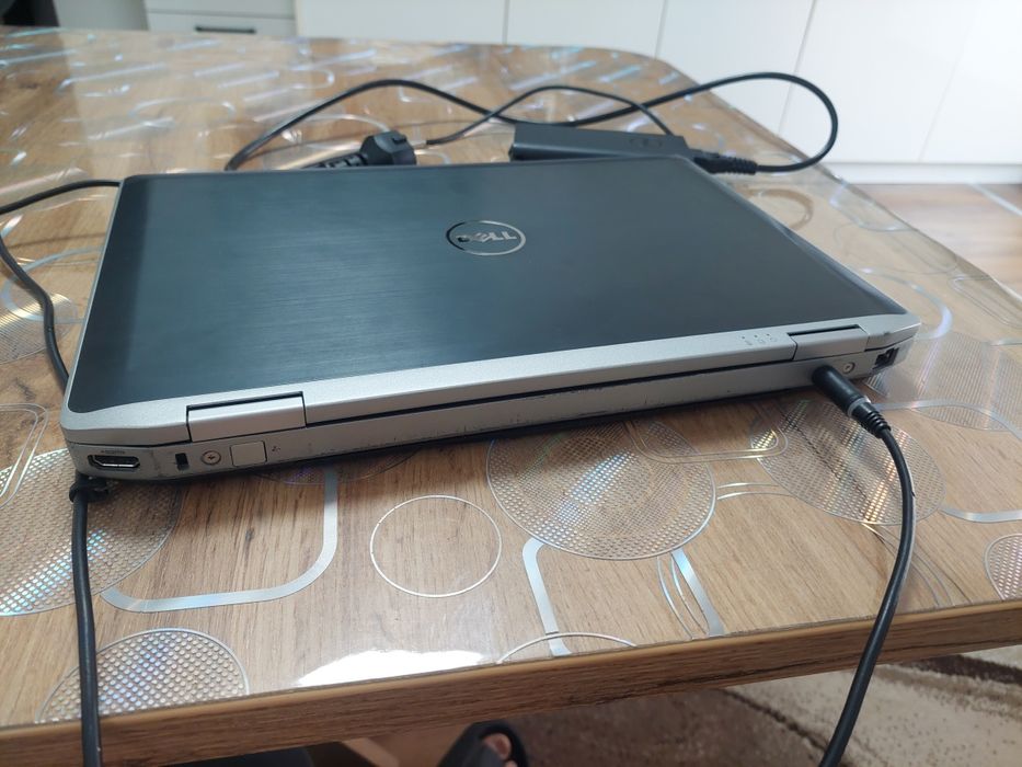 Лаптоп DELL работещ