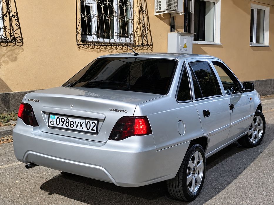 Daewoo Nexia 2008 — 1.6 бензин