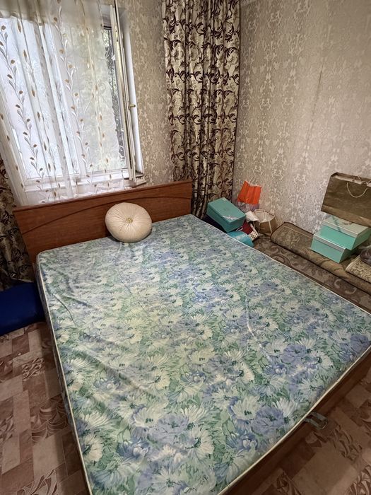 Продам кровать с матрасом