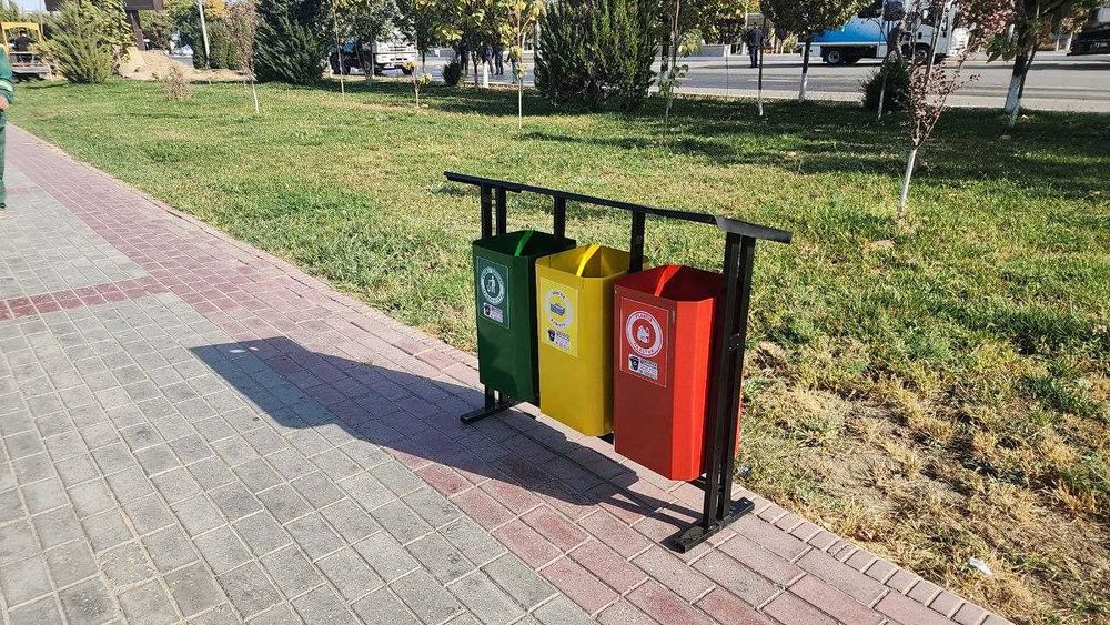 Урна уличная металлическая тройная