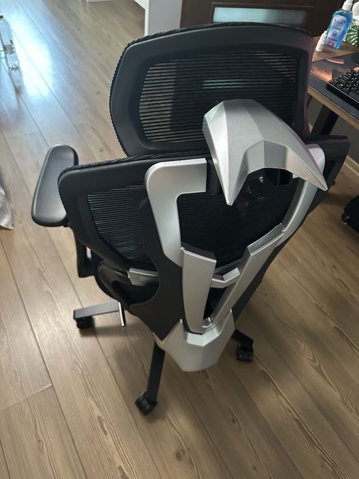 Scaun de birou ergonomic: Ergomesh x863