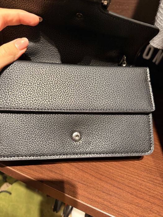 Чисто нова дамска черна чанта