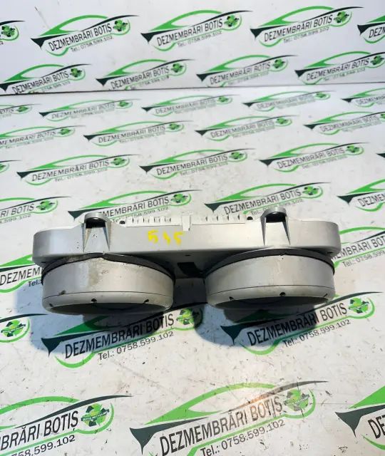 Ceasuri bord 5220301800 / 5 2203 018 00 Volkswagen VW Polo 2000