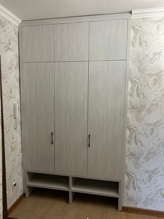 Строенный шкаф новый