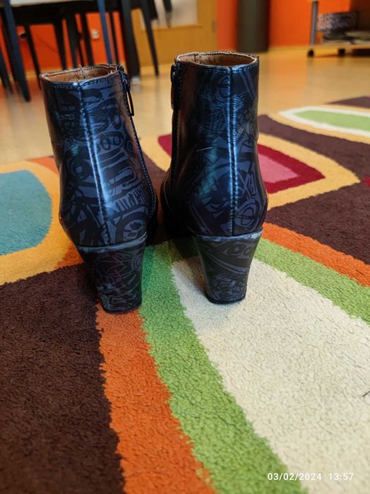 Два чифта Боти - Номер 37 - The Art Company