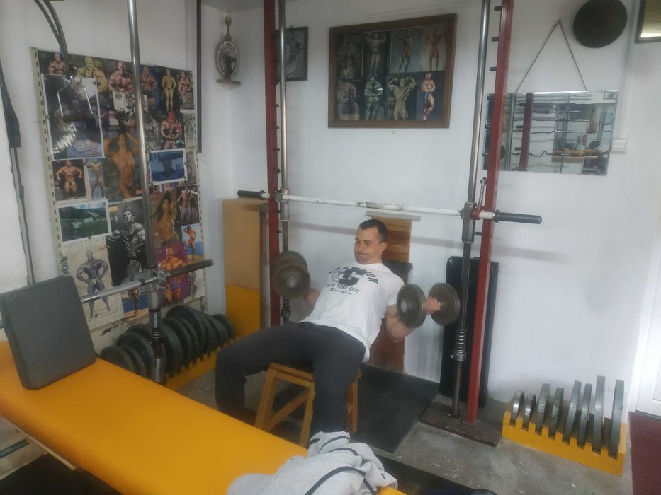 Antrenamente personale de fitness și culturism