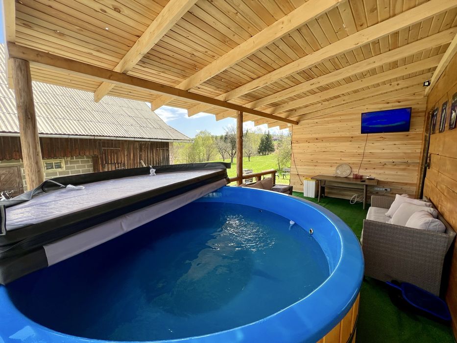 Inchiriez cabana Valley View