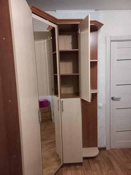 Продам шкаф угловой