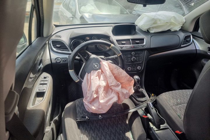 Dezmembrez Opel Mokka - 1 (2012 - 2015), 1.6 cdti B16DTH, manual, B16DTH