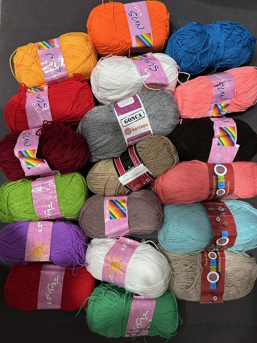 Продаются нитки для вязания разные