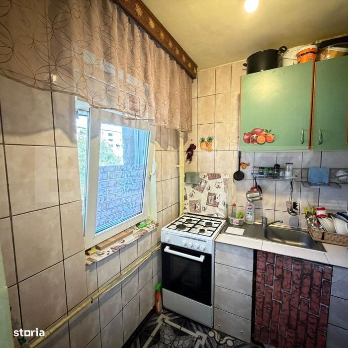 Apartament 3 camere semidecomandate, 40 mp, zona Valea Rosie