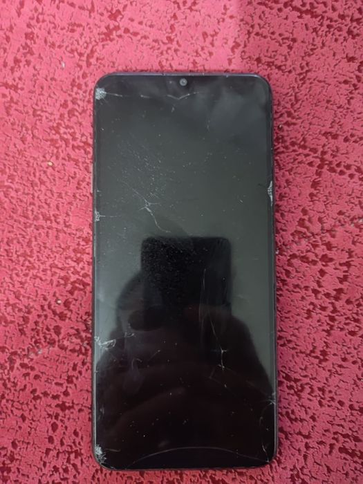 Продается телефон срочно