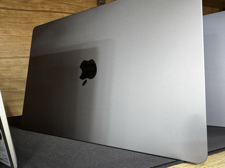 MacBook Air M3 98% 158 cikl