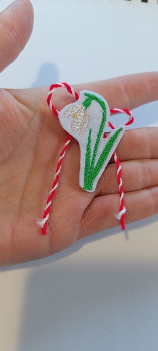 Мартеници -брошка