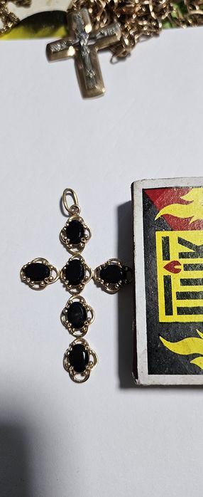 Золотой крест камни Гранат