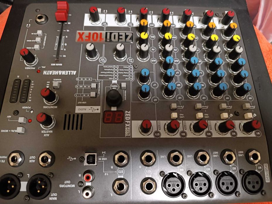 Смесителен пулт Allen & Heath ZEDi-10FX