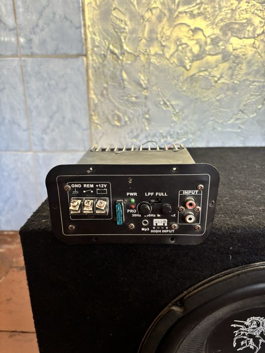 Продам сабвуфер.