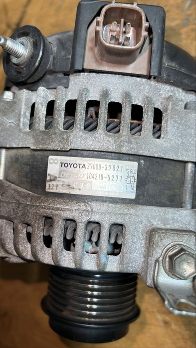 Генератор тойота исис аурис королла генератор AURIS COROLLA ISIS IST