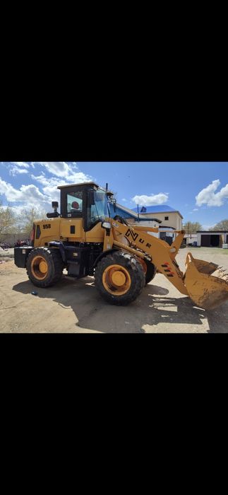 Погрузчик фронтальный