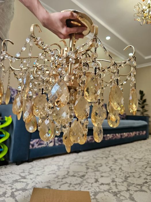 Люстра сатылады .