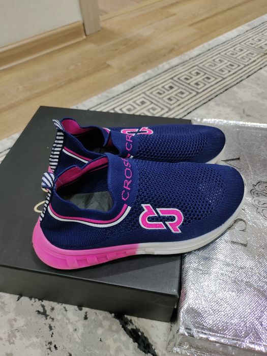 Кроссовки - кеды на девочку