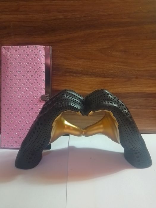 Статуетка сърце+подарък портмоне