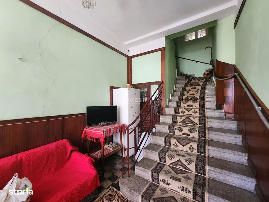 Casa Centru Iasi, 7 Camere, 143 Mp Utili, 22 Mp Beci, Magazie Si Garaj