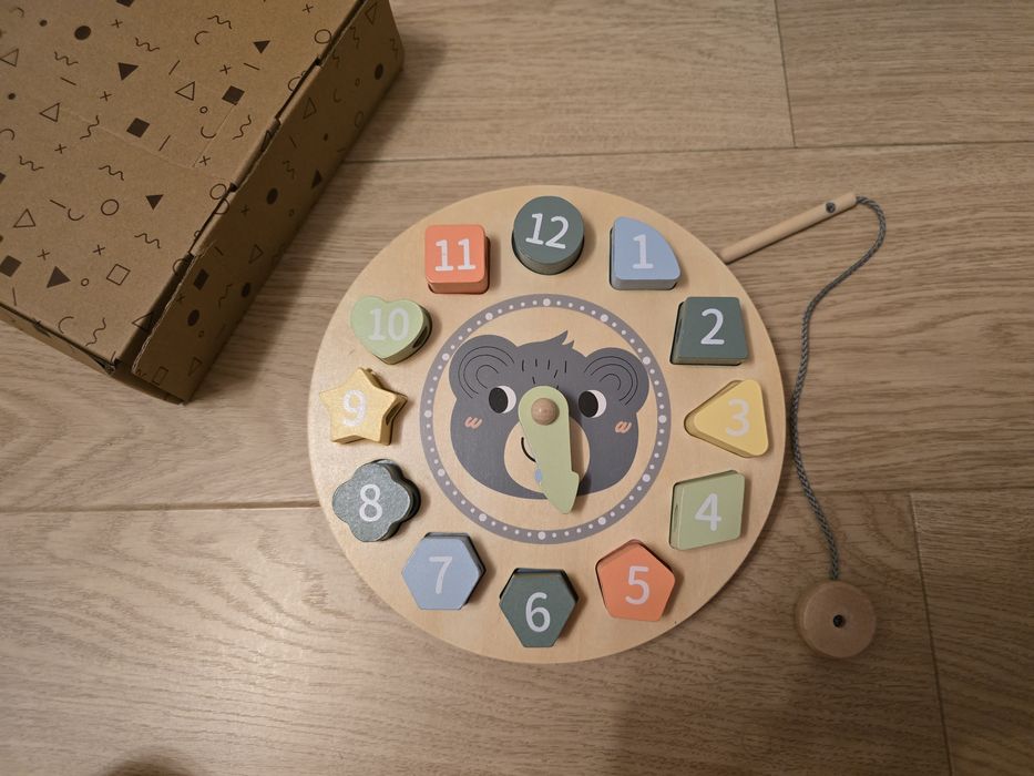 Дървени играчки, часовници, количка, влакче