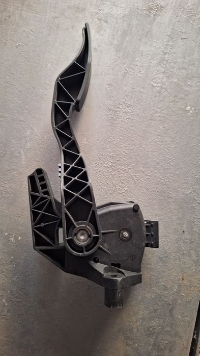 Газ педал, Opel Zafira 2003