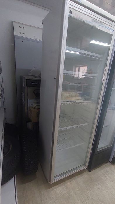 Холодильники и морожный аппарат