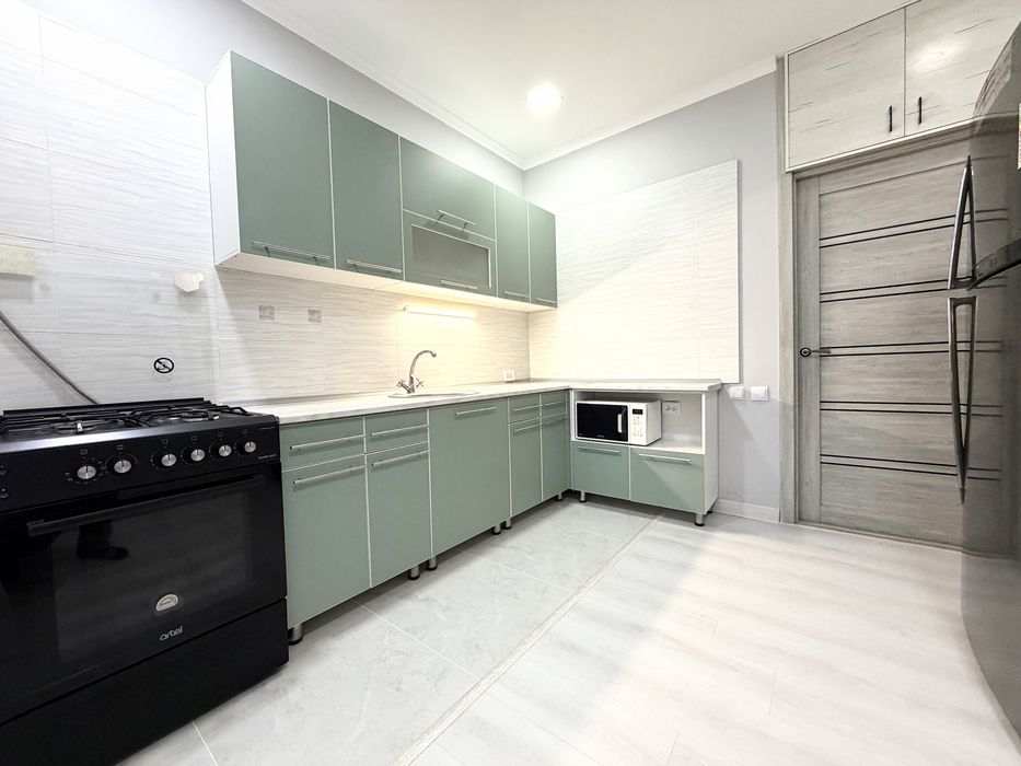 Продается 4 ком квартира. Сергели 8, 100 квадратов