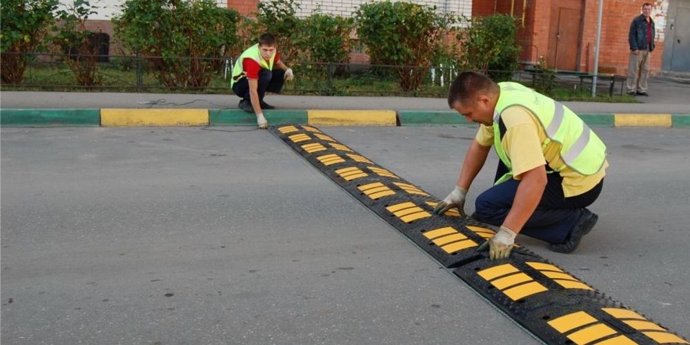 Лежачий полицейский, 5 сантиметров искусственное препятствие!