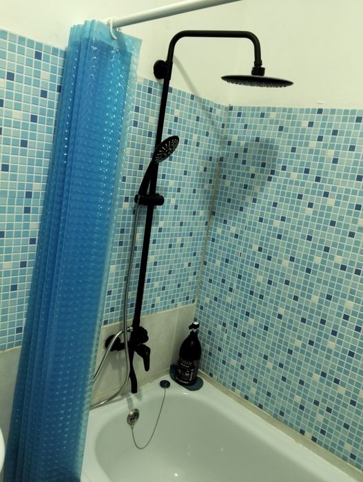 Продам 3D штор для ванной вместе  с крючками