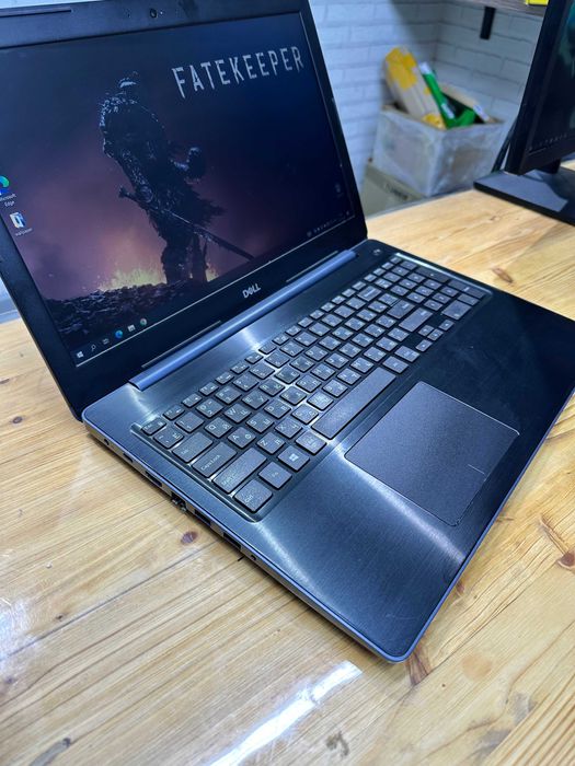 Ноутбук Dell Vostro в полном комплекте