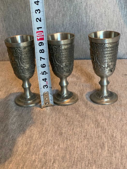 старинни калаени чаши