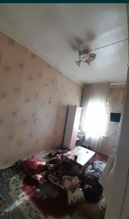 Қорасаройда 3хона уй 2қаватли уйда сотилади