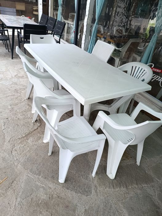 Пластмасови столове и маси