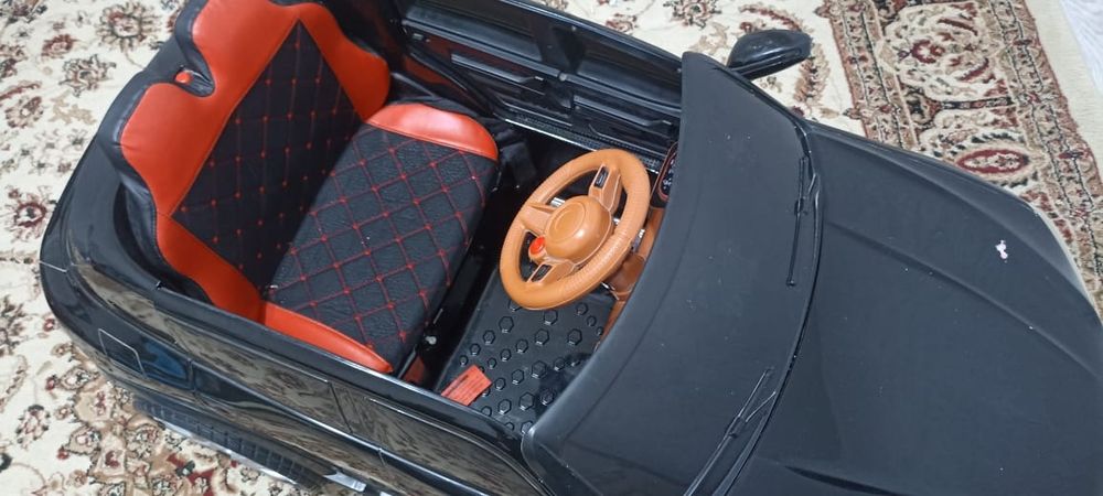 Электромобиль на пульте управления